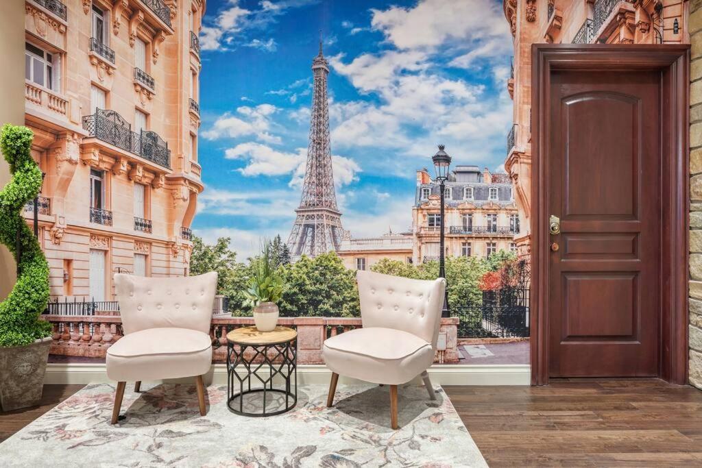 French Chateau W/Swim Spa & Theatre: 11,700 Sqft YYC Екстериор снимка